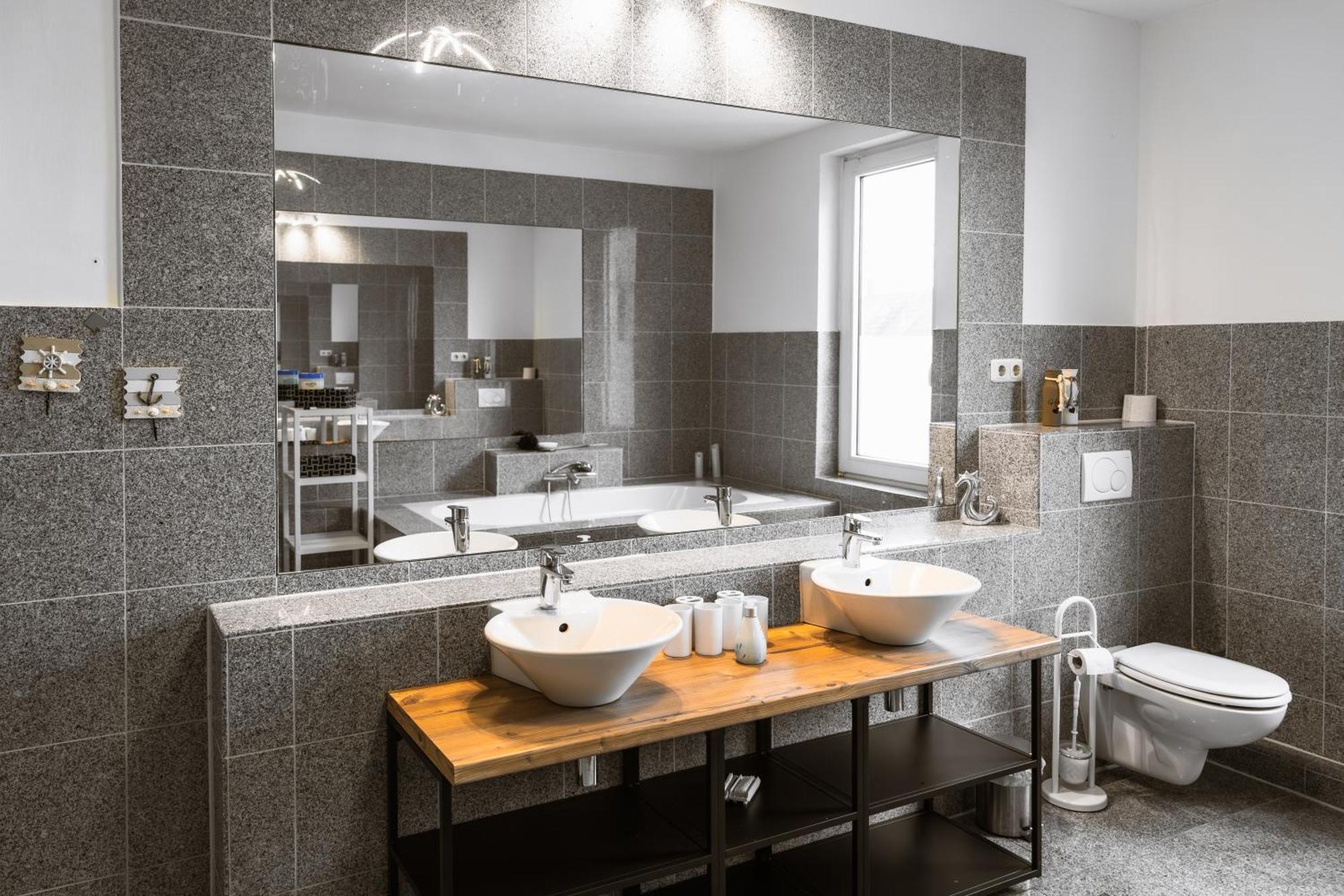 Exklusives Apartment Im Historischen Wohnhaus Mit Kamin, Bad & Viel Platz Bremerhaven Exteriör bild