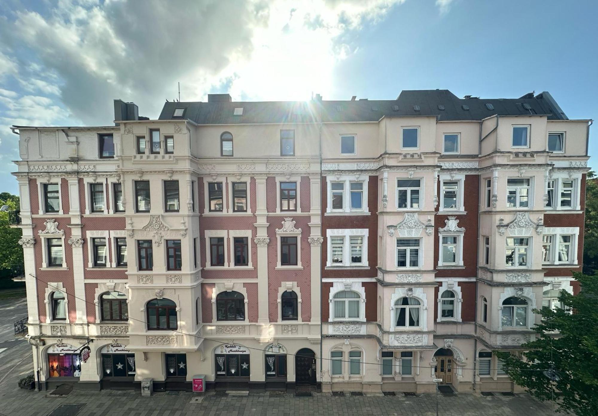 Exklusives Apartment Im Historischen Wohnhaus Mit Kamin, Bad & Viel Platz Bremerhaven Exteriör bild